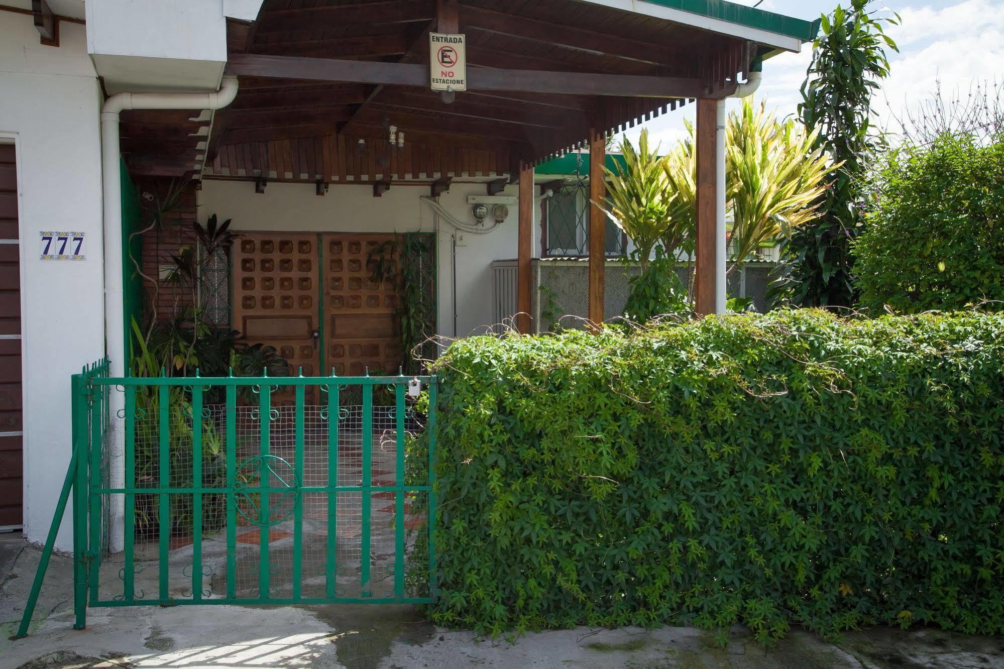 Casa Kibi Kibi Hotel San Jose  Exterior photo